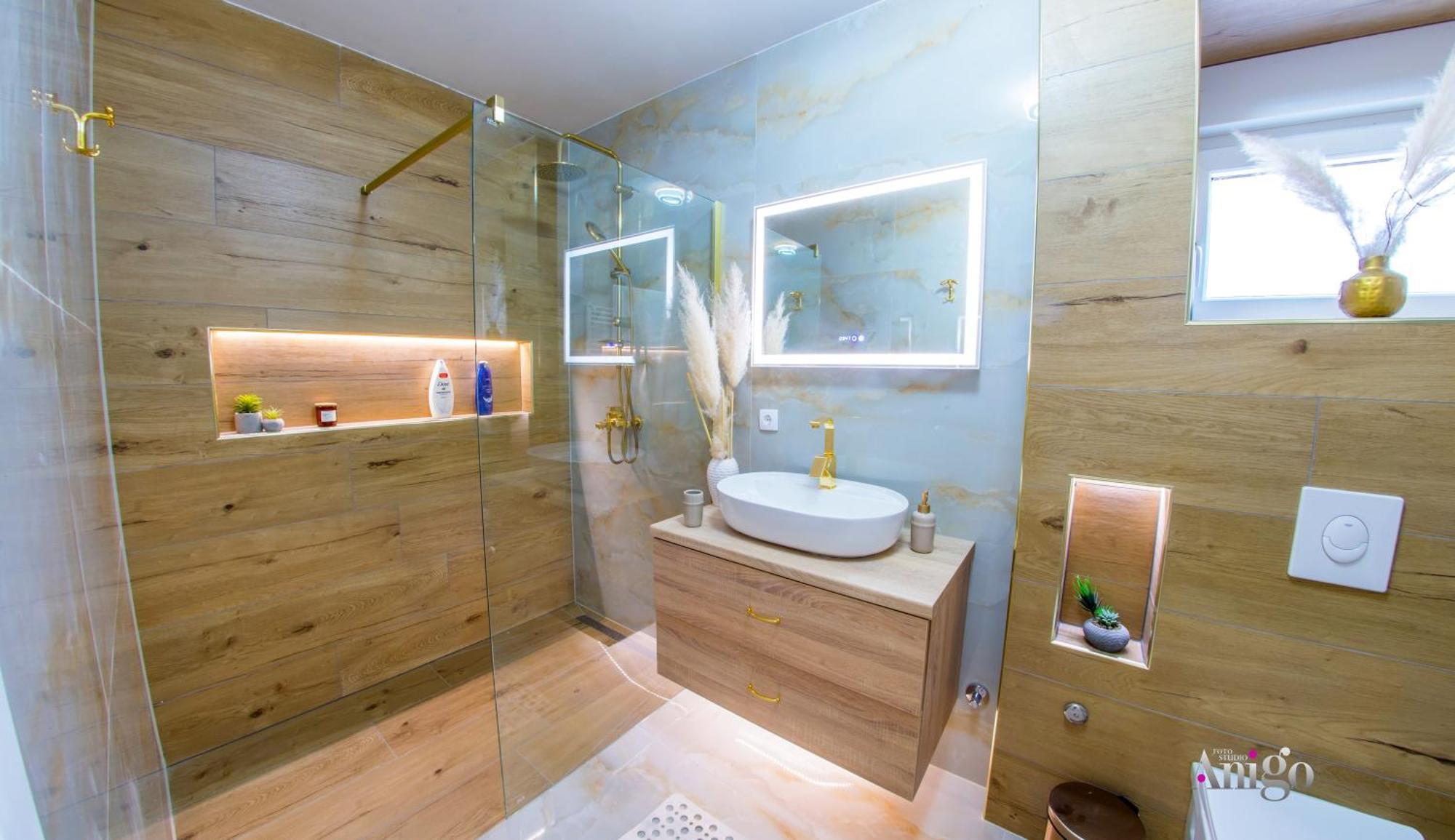 Luxury Apartment Black And Gold Мостар Экстерьер фото