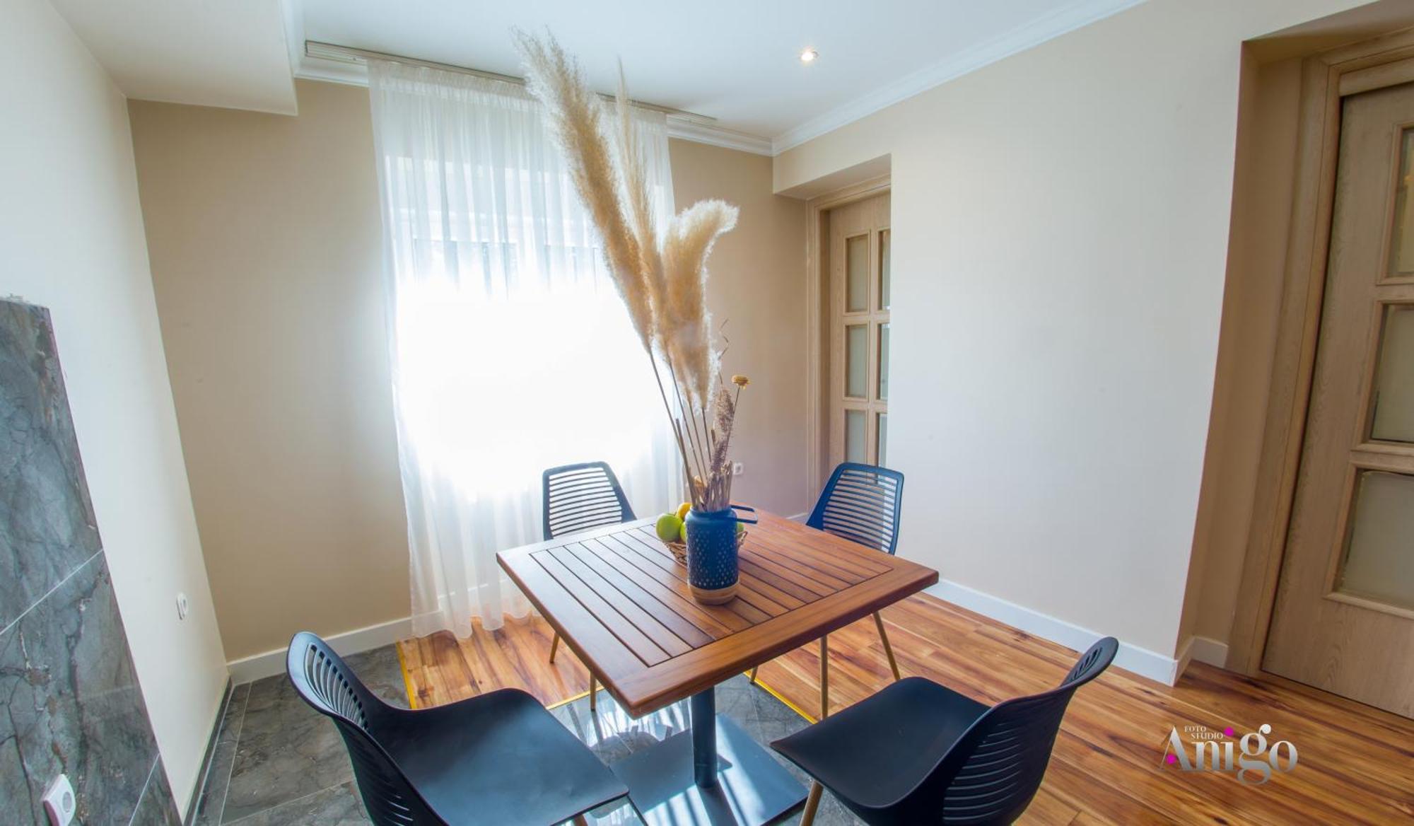 Luxury Apartment Black And Gold Мостар Экстерьер фото